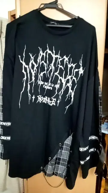 NOEMIE (노에미) 체크 절개 쭈리 풀오버 (블랙)