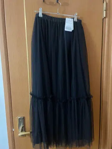 새상품, 미사용 저널 스탠다드 블랙 튤 프릴 롱 스커트