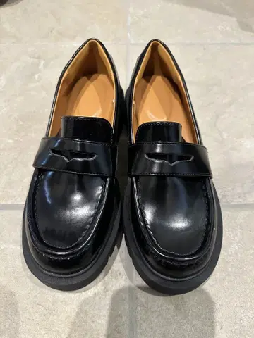 UNIQLO 컴필터치 로퍼 블랙