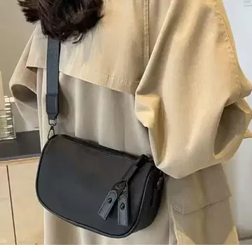 블랙 숄더백