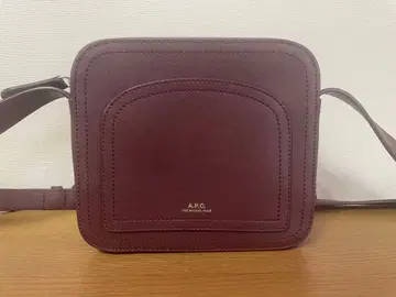 A.P.C. 버건디 가죽 숄더백
