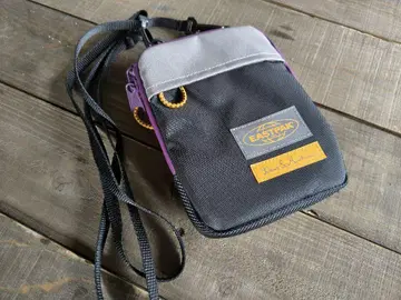 데우스 엑스 마키나 x EASTPAK 사코슈