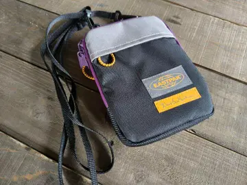 데우스 엑스 마키나 x EASTPAK 사코슈