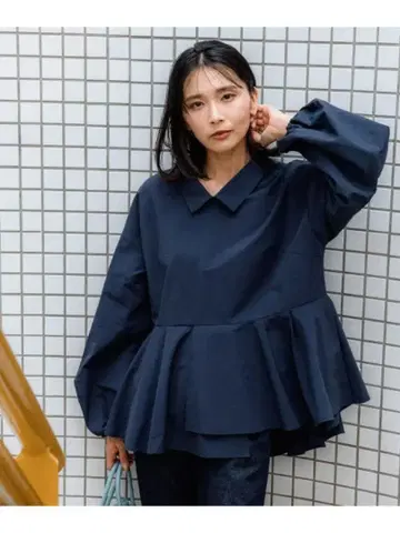 펄 버튼 페플럼 블라우스