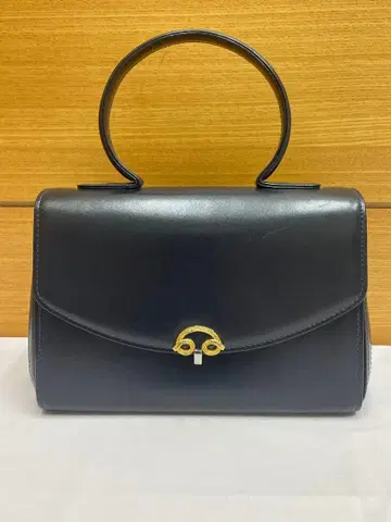 네이비 핸드백