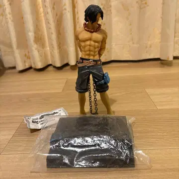 불주먹 에이스 체인 달린 피규어 미사용