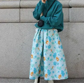 마챗 MACHATT 자카드 꽃무늬 스커트