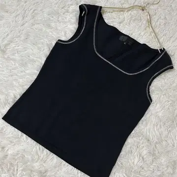 UNTITLED 스티치 탱크탑 블랙 2
