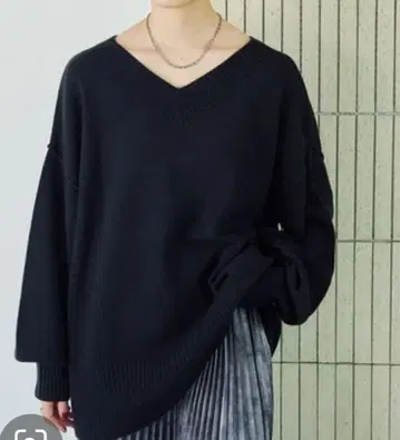 미사용 새상품 렙심 7게이지 V넥 니트 블랙