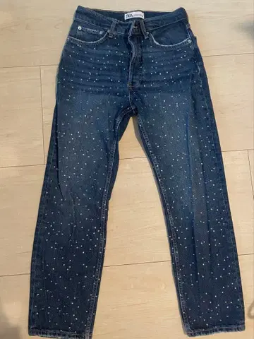ZARA 스톤 장식 데님 팬츠