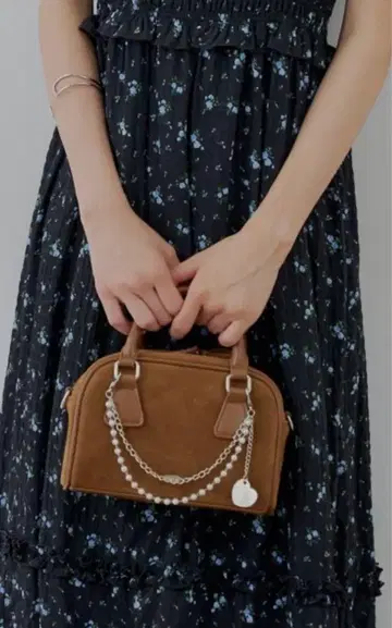 새상품급 Chico 브라운 스웨이드 미니 보스턴 핸드백