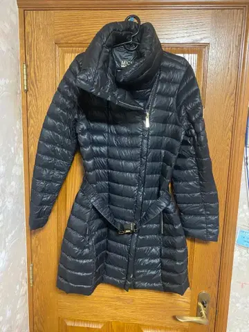 MICHAEL KORS 블랙 다운 자켓 벨트 포함