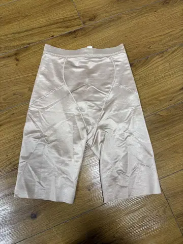 더 트릿 드레싱 거들