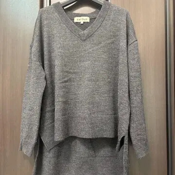 엔폴드 V넥 니트