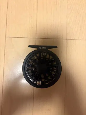TIEMCO ORACLE MA 3/4 블랙 플라이 릴