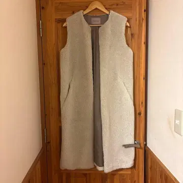 BEAMS LIGHTS 아이보리 슬리브리스 롱 베스트 새상품급