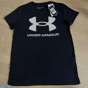 Under Armour 블랙 T셔츠