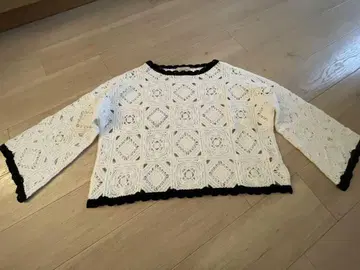 UNITED ARROWS 크로시 자수 니트 풀오버