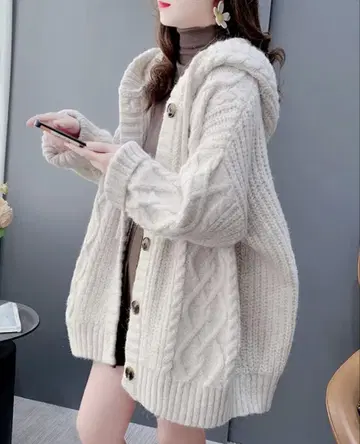 화이트 케이블 짜임 후드 부착 가디건