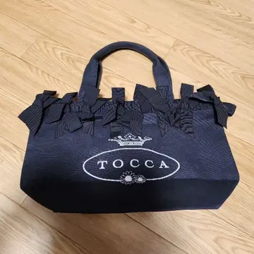 TOCCA 블랙 토트백 리본 장식
