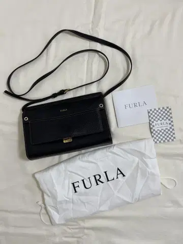 FURLA 블랙 숄더백 지갑