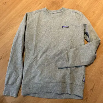 patagonia 그레이 크루넥 트레이닝복