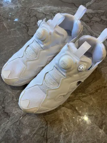 리복 인스타펌프 퓨리 화이트