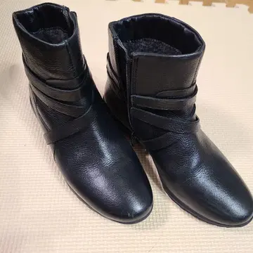 블랙 지퍼 부츠