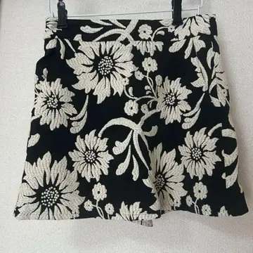 ZARA 꽃무늬 큐롯