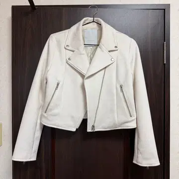 MERCURYDUO 인조 가죽 컴팩트 라이더 자켓 아이보리