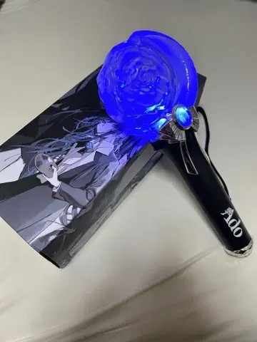 Ado 모나리자의 옆얼굴 응원봉