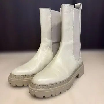 투모로우랜드 부츠