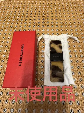 FERRAGAMO 머리핀 미사용 새상품