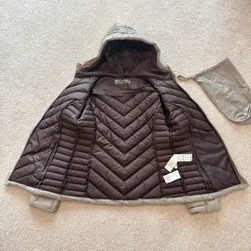 MICHAEL KORS 다운 코트 수납 봉투 포함 Packable