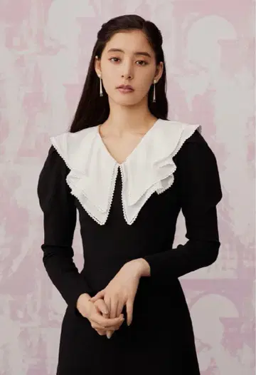새상품 택 포함 스나이델 화이트칼라 니트 원피스