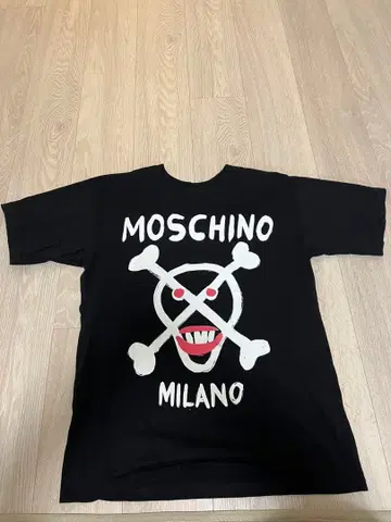 Moschino 블랙 T셔츠