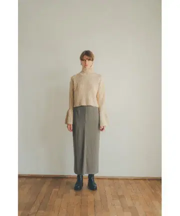CLANE 벨 슬리브 터틀 니트 탑