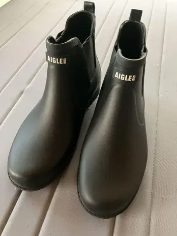 AIGLE 블랙 첼시 부츠