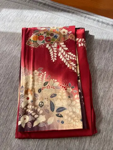 빨간색 꽃무늬 후리소데