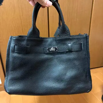 긴자 카네마츠 블랙 핸드백
