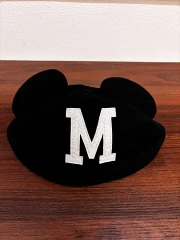 미키마우스 귀 달린 블랙 모자