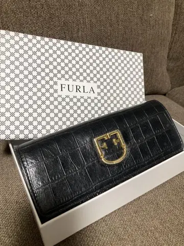 FURLA 크로커다일 패턴 장지갑