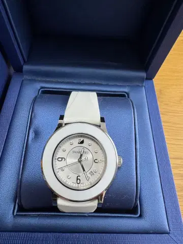 [ used ] Swarovski 화이트 시계