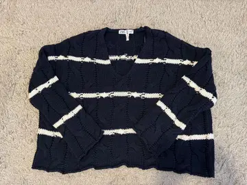 ZARA 네이비 보더 오버 사이즈 V넥 스웨터 M