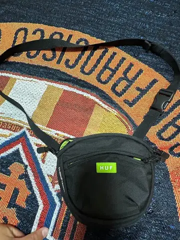 HUF 블랙 숄더백