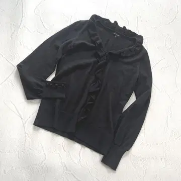 새상품급 LAUTREAMONT 프릴 울 블랙 스웨터 3