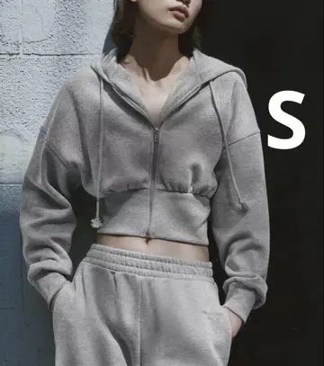 ZARA 자라 크롭 메탈릭 실 스웨트 셔츠 새상품, 미사용