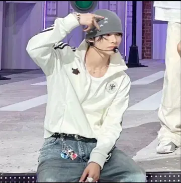 adidas ENHYPEN 니키 착용 트랙 자켓