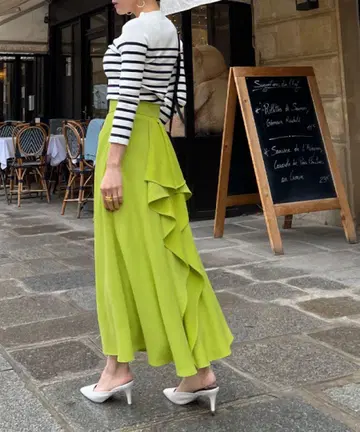 새상품급 JENNE 백 드레이프 스커트 라임 그린