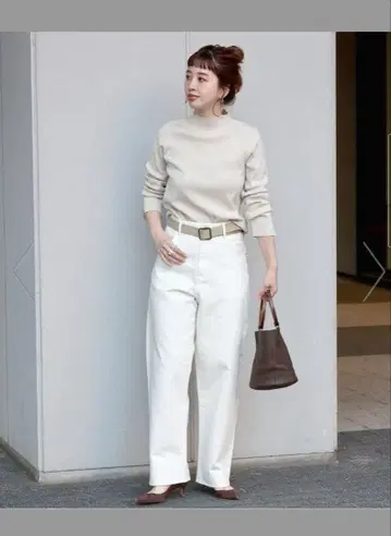 B.C STOCK 하이 게이지 니트 소우바리 아이보리 긴팔 니트